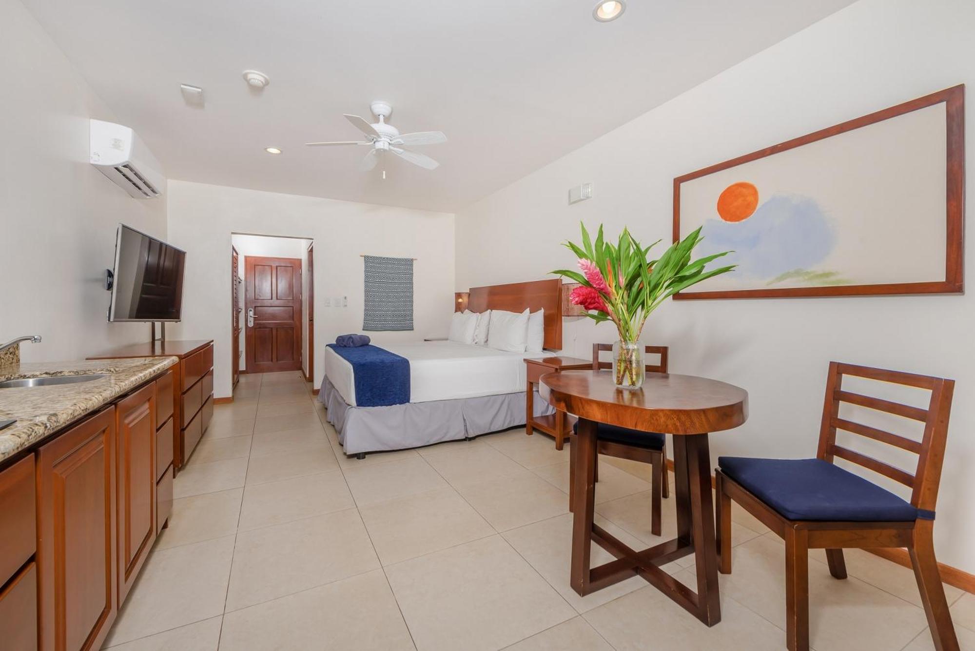 The Coast Beachfront Hotel Tamarindo Zimmer foto