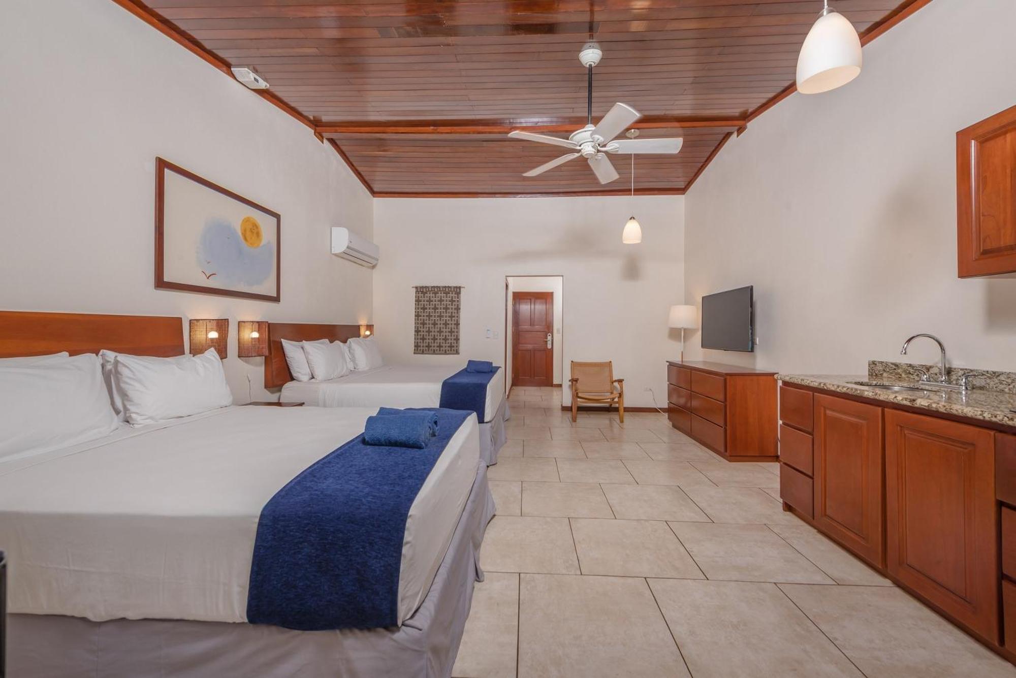 The Coast Beachfront Hotel Tamarindo Zimmer foto